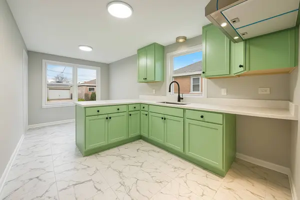 11724 S Loomis Street, Chicago, IL 60643