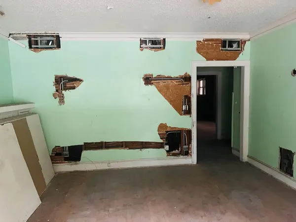 6810 S Indiana Avenue, Chicago, IL 60637