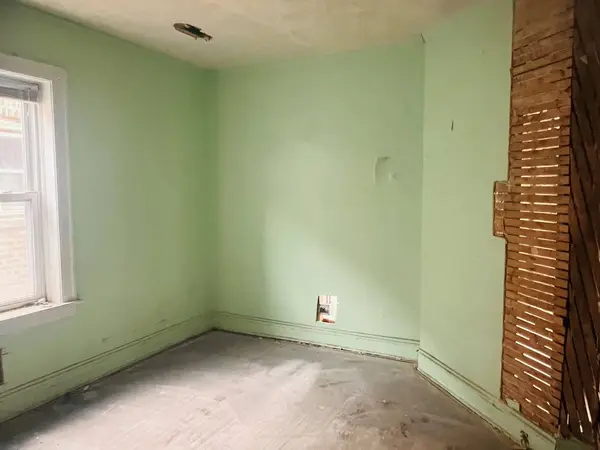 6810 S Indiana Avenue, Chicago, IL 60637