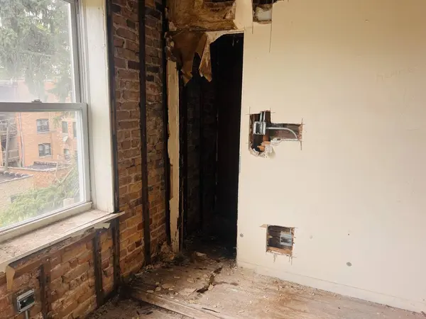 6810 S Indiana Avenue, Chicago, IL 60637