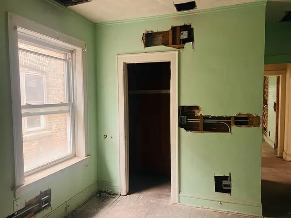 6810 S Indiana Avenue, Chicago, IL 60637