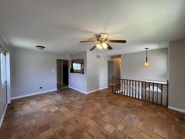 5103 Elmwood Road, Oak Forest, IL 60452