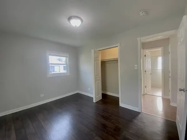 130 N Oak Lane, Glenwood, IL 60425