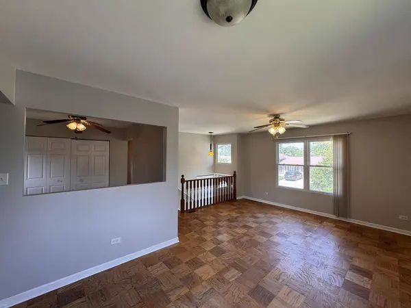 5103 Elmwood Road, Oak Forest, IL 60452