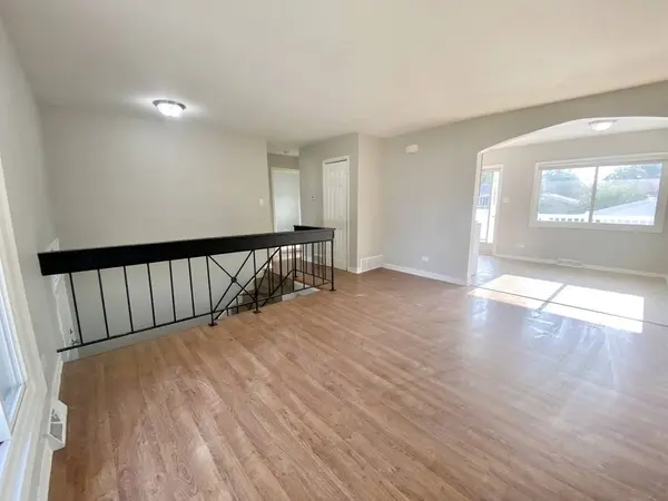 130 N Oak Lane, Glenwood, IL 60425