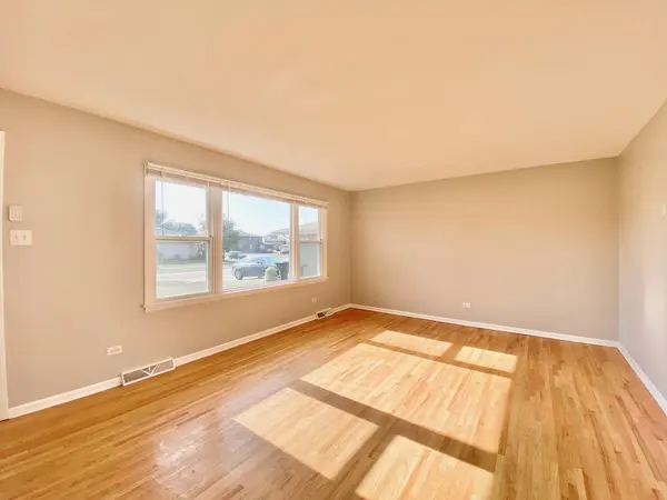 19805 Crescent Avenue, Lynwood, IL 60411