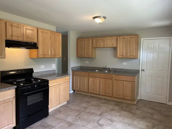 16 N Elm Lane, Glenwood, IL 60425