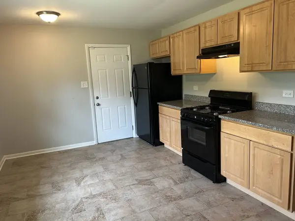 16 N Elm Lane, Glenwood, IL 60425