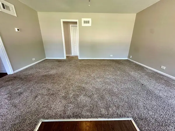 653 Elgin Avenue, Elgin, IL 60120