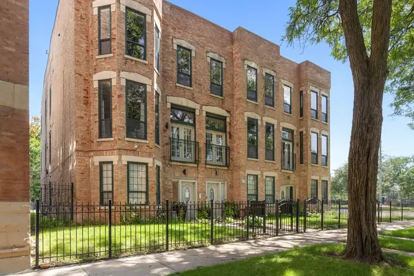 4355 S St Lawrence Avenue, Chicago, IL 60653
