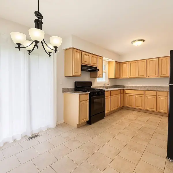 19808 Lakewood Avenue, Lynwood, IL 60411