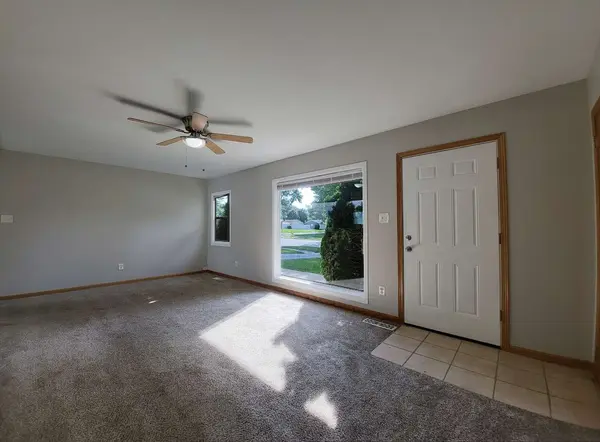 907 Dartmouth Avenue, Matteson, IL 60443