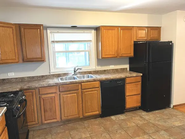 939 Coach Road, Homewood, IL 60430