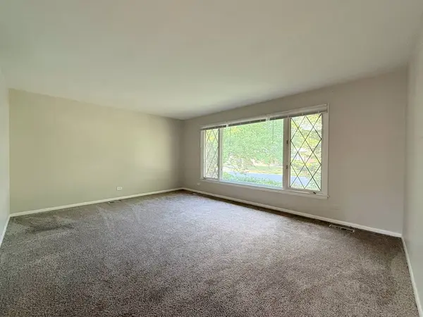 1122 W Iowa Street, Glenwood, IL 60425