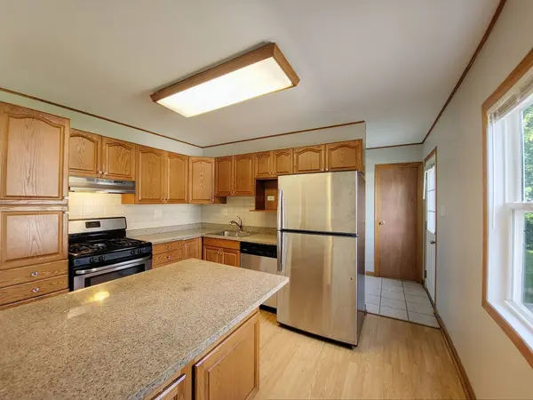 907 Dartmouth Avenue, Matteson, IL 60443