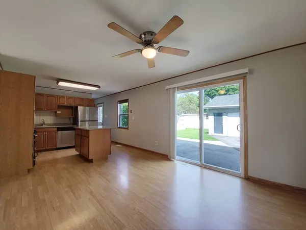 907 Dartmouth Avenue, Matteson, IL 60443