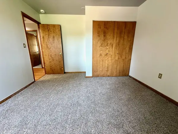 707 Sunset Circle, Streamwood, IL 60107