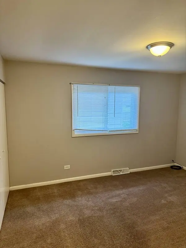 436 N PLEASANT Drive, Glenwood, IL 60425