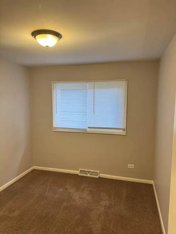 436 N PLEASANT Drive, Glenwood, IL 60425