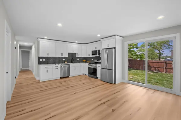 450 Manor Hill Lane, Lombard, IL 60148