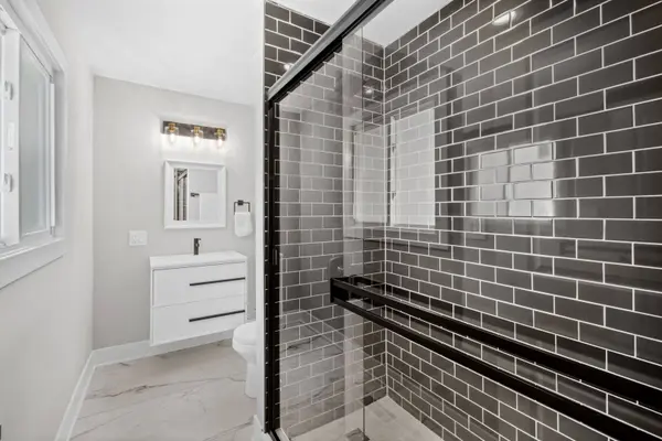 450 Manor Hill Lane, Lombard, IL 60148