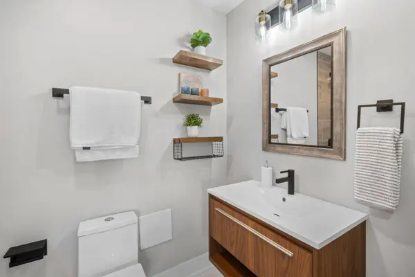 450 Manor Hill Lane, Lombard, IL 60148