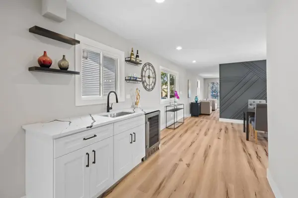 450 Manor Hill Lane, Lombard, IL 60148