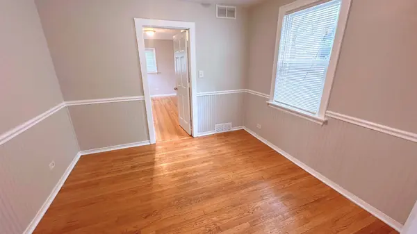 2612 W 89TH Place, Evergreen Park, IL 60805
