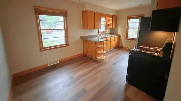 18429 Ridgewood Avenue, Lansing, IL 60438