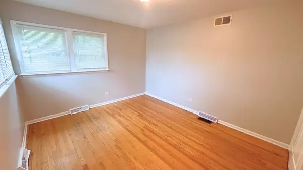 2612 W 89TH Place, Evergreen Park, IL 60805