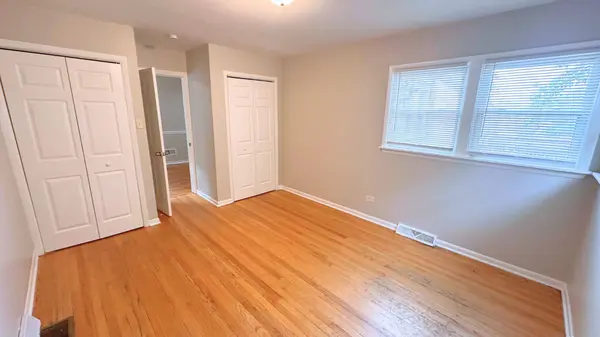 2612 W 89TH Place, Evergreen Park, IL 60805