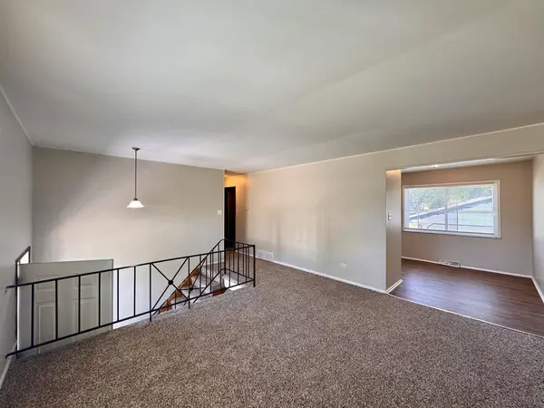 51 N Pine Lane, Glenwood, IL 60425