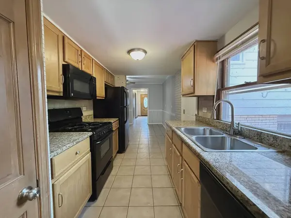 340 N Illinois Avenue, Glenwood, IL 60425