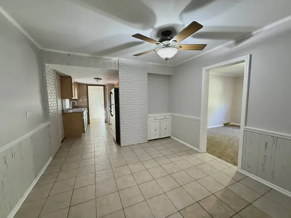 340 N Illinois Avenue, Glenwood, IL 60425