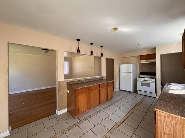 14505 S Woodlawn Avenue, Dolton, IL 60419