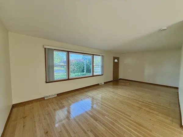 3320 191st Street, Lansing, IL 60438