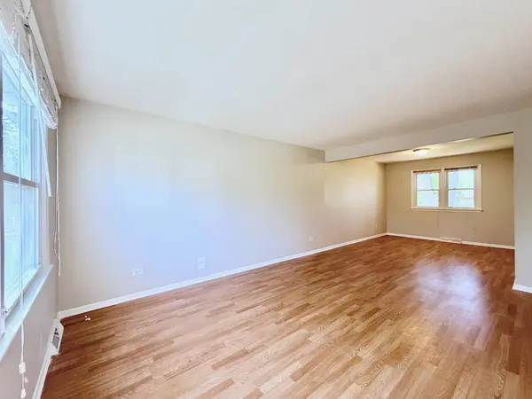 4932 Imperial Drive, Richton Park, IL 60471