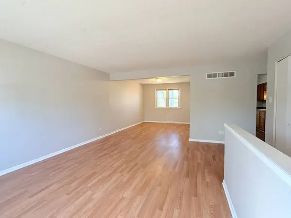 4932 Imperial Drive, Richton Park, IL 60471