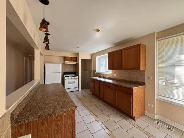 14505 S Woodlawn Avenue, Dolton, IL 60419