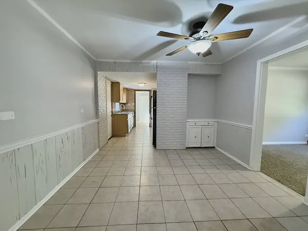 340 N Illinois Avenue, Glenwood, IL 60425