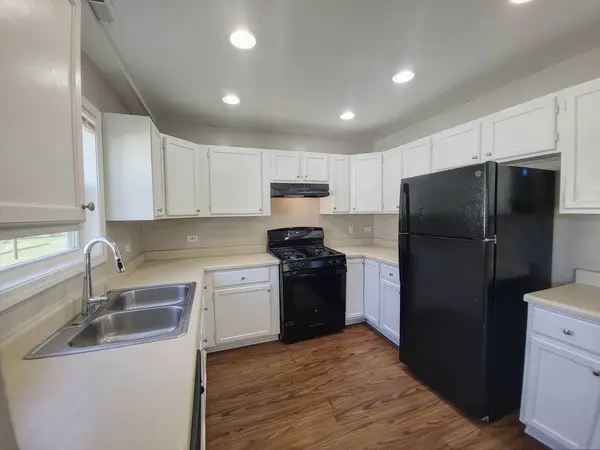 121 Highmoor Drive, Round Lake Park, IL 60073