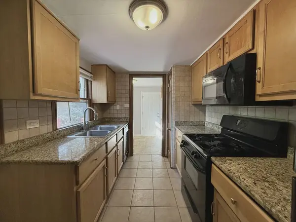 340 N Illinois Avenue, Glenwood, IL 60425