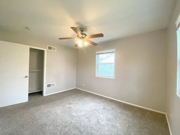 23922 S Cretewood Lane, Crete, IL 60417