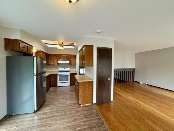 16104 Oak Avenue, Oak Forest, IL 60452