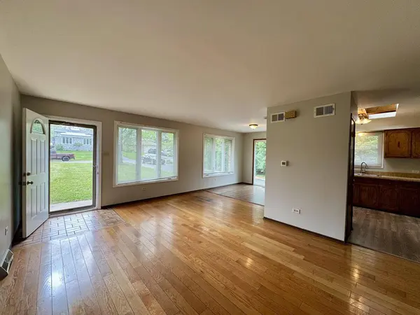 16104 Oak Avenue, Oak Forest, IL 60452