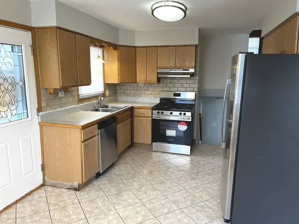 15100 AVERS Avenue, Midlothian, IL 60445