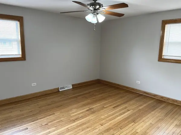 15100 AVERS Avenue, Midlothian, IL 60445