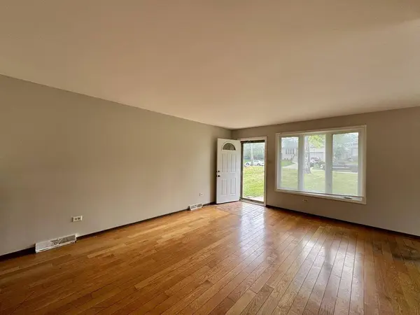 16104 Oak Avenue, Oak Forest, IL 60452