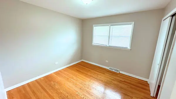 15612 Langley Avenue, South Holland, IL 60473