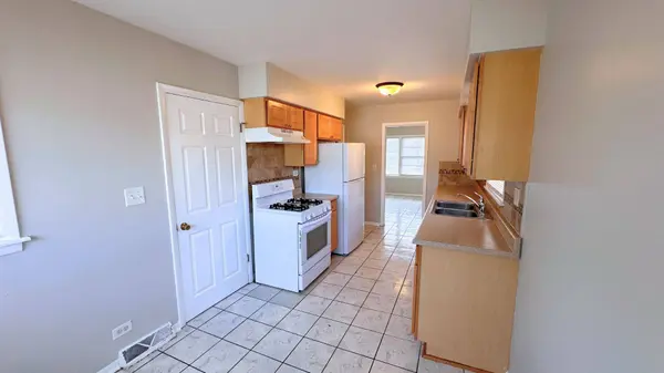 944 E 163rd Place, South Holland, IL 60473